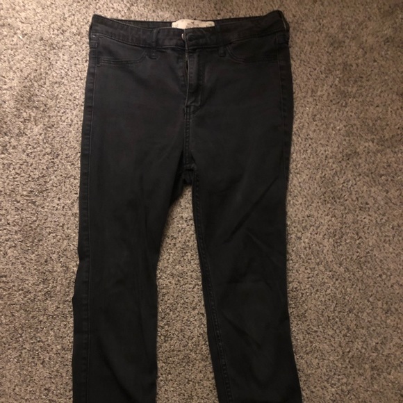 SOLD Black Hollister high rise Skinny Jeans - Picture 3 of 3